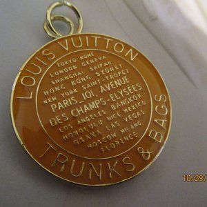 LARGE LOUIS VUITTON CHARM, TRUNKS AND BAGS 1 1/4 INCH GREEN GOLD